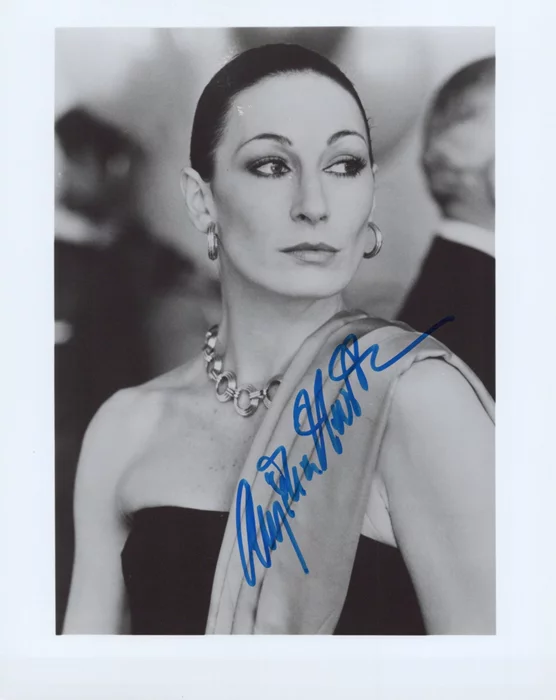 Anjelica Huston autograph