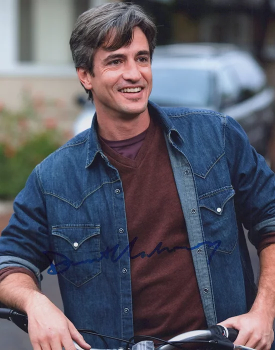 Dermot Mulroney autograph