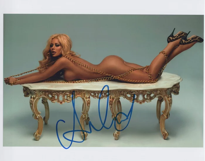 Aubrey O'Day autograph