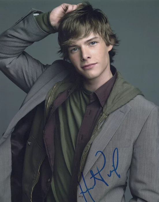 Hunter Parrish autograph
