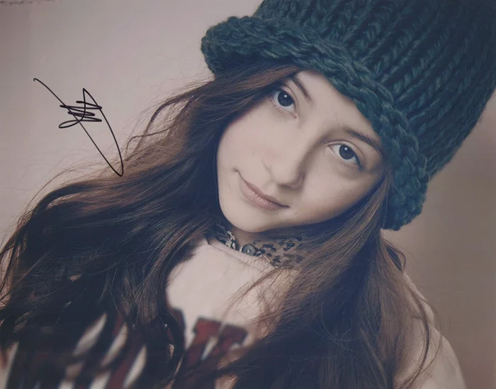 Maya Delgado autograph