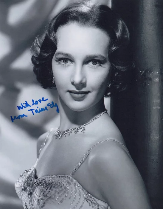 Taina Elg autograph