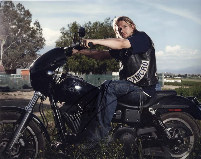 Charlie Hunnam autograph