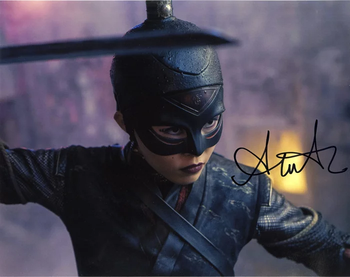 Anna Akana autograph