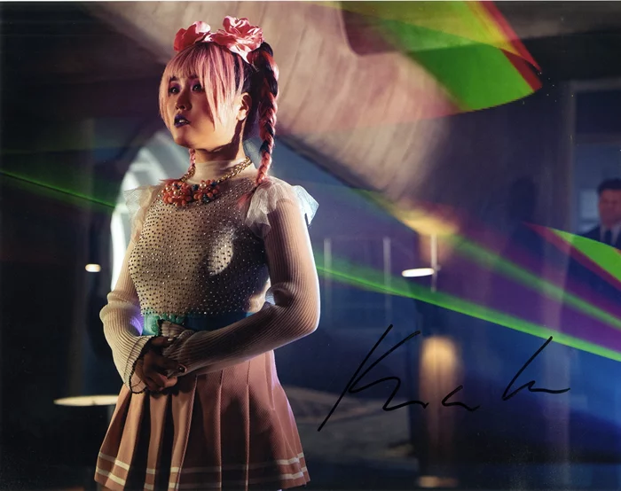 Kahyun Kim autograph