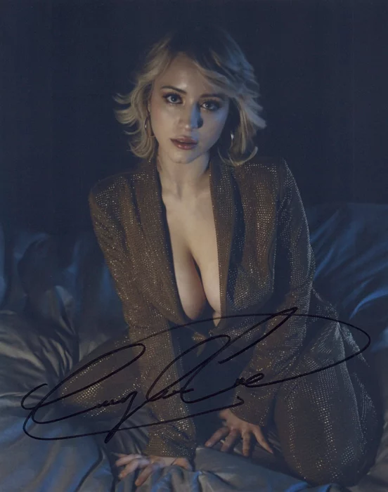 Caylee Cowan autograph