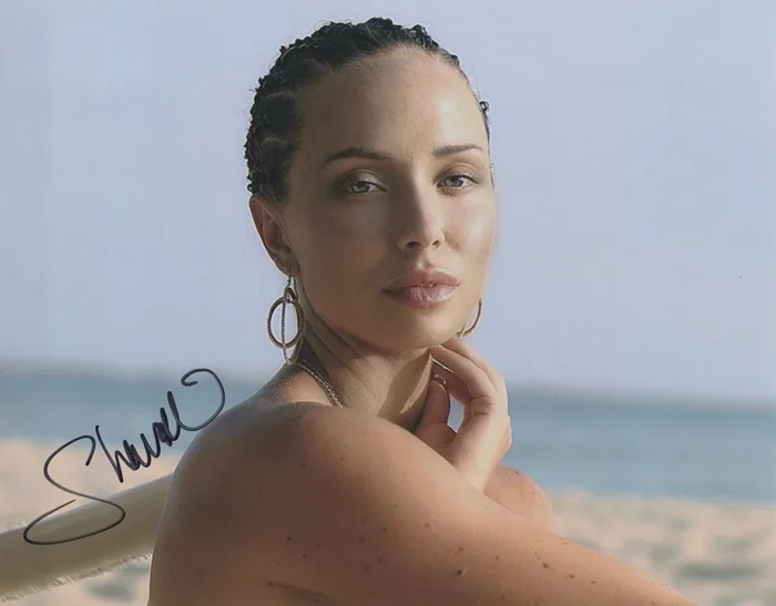 Shana DeAndrea autograph