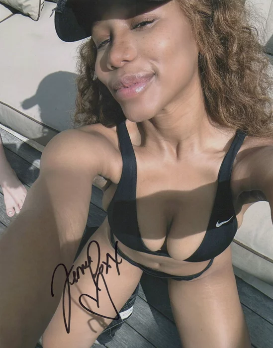 Jenna Foxx autograph