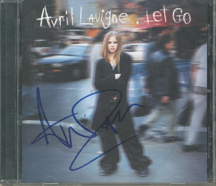 Avril Lavigne autograph