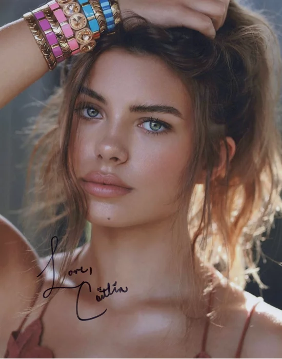 Caitlin Carmichael autograph