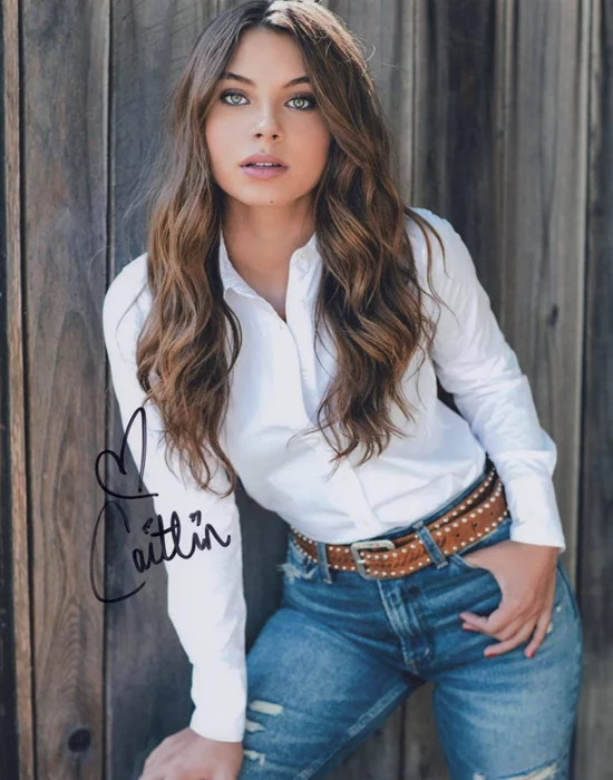 Caitlin Carmichael autograph