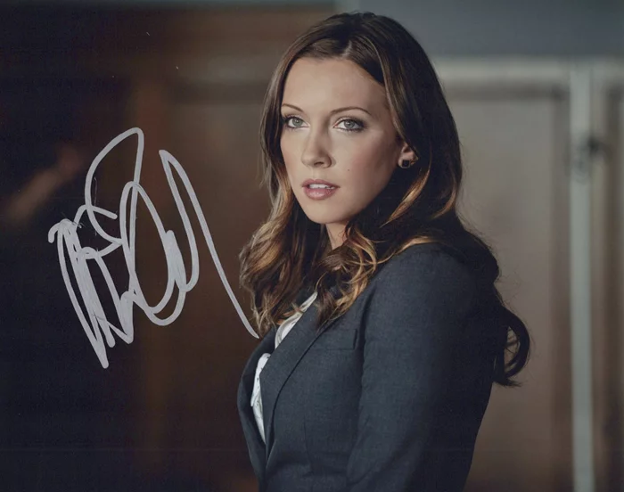 Katie Cassidy autograph