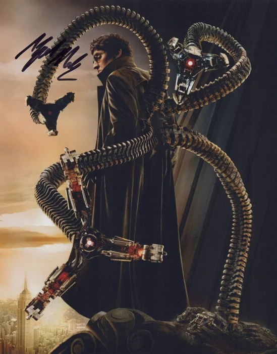 Alfred Molina autograph