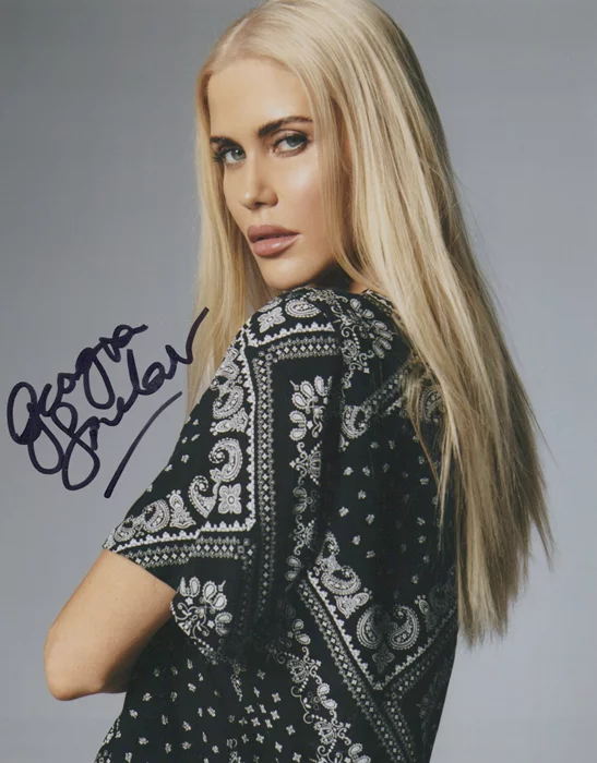 Georgia Sinclair autograph