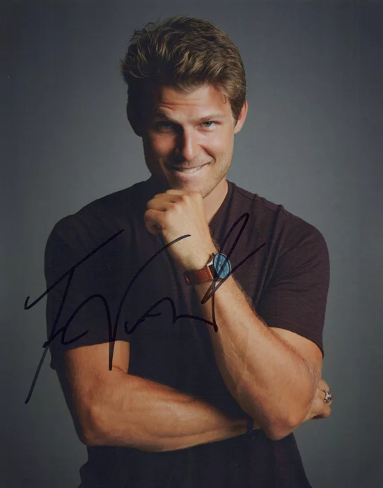 Travis Van Winkle autograph