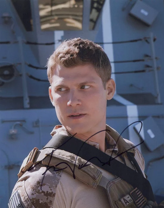 Travis Van Winkle autograph