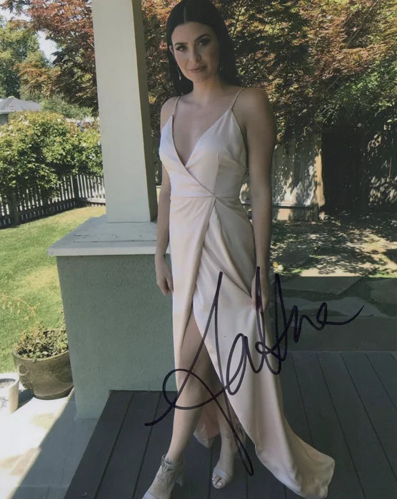 Alexis Hana autograph