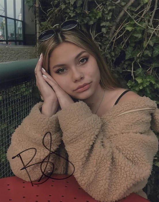 Bella Shepard autograph