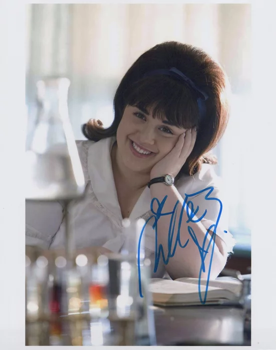 Nikki Blonsky autograph