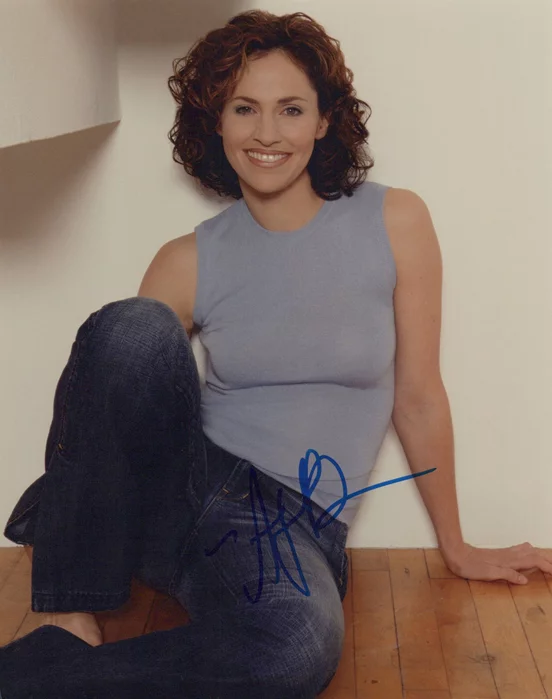 Amy Brenneman autograph