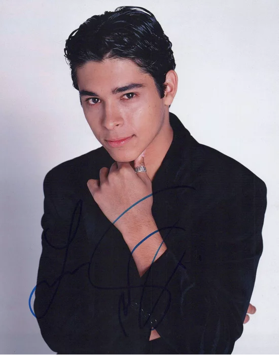 Wilmer Valderrama autograph