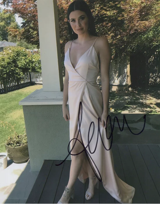 Alexis Hana autograph