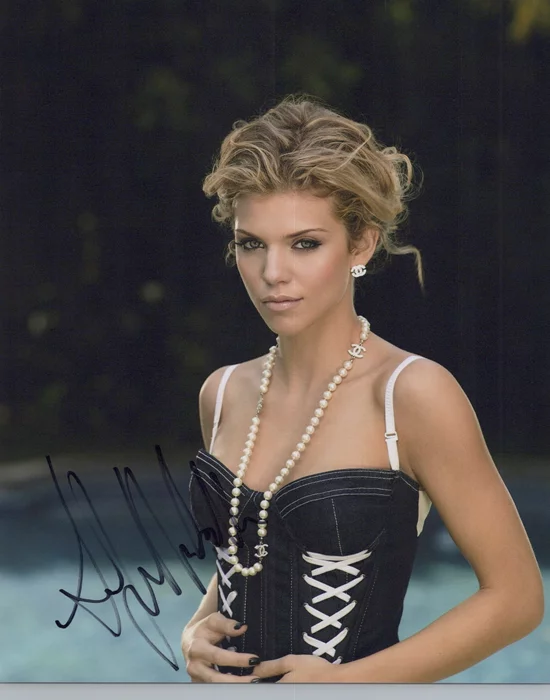AnnaLynne McCord autograph
