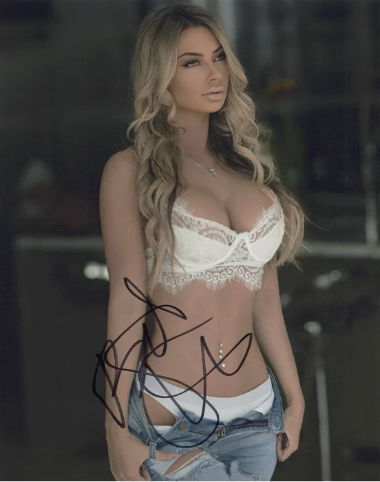 Bri Stern autograph