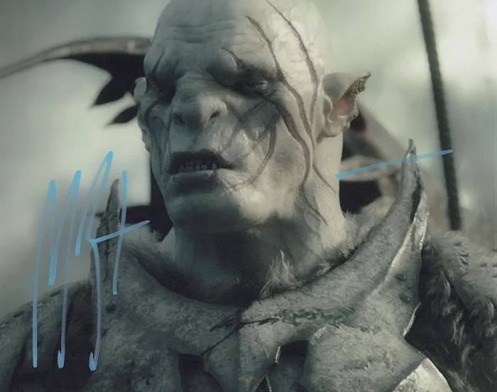 Manu Bennett autograph