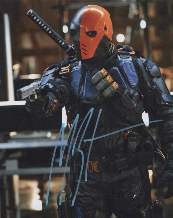 Manu Bennett autograph