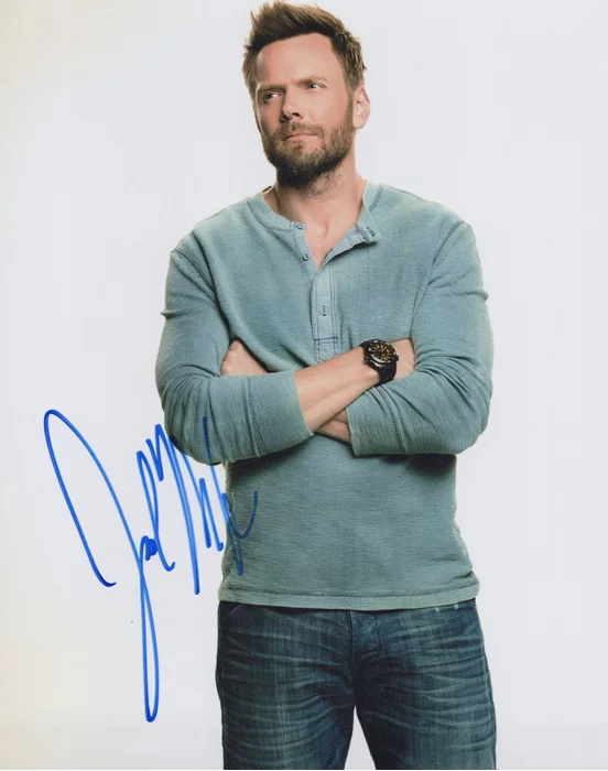 Joel McHale autograph