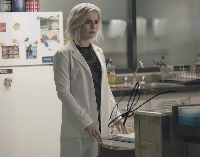 Rose McIver autograph