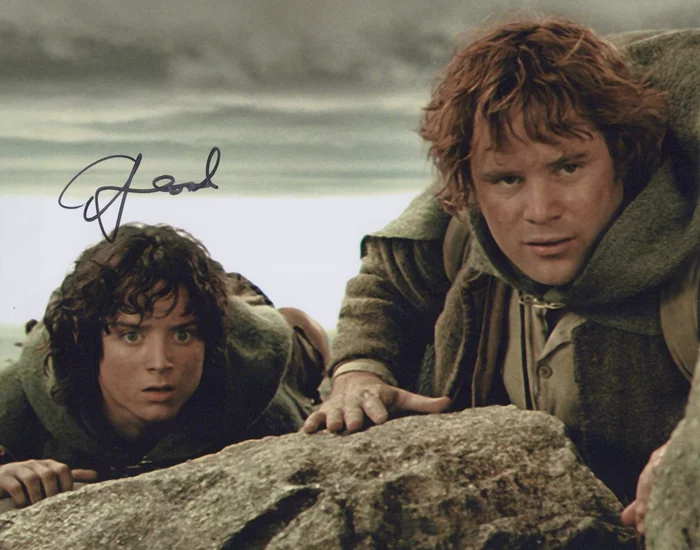 Elijah Wood autograph