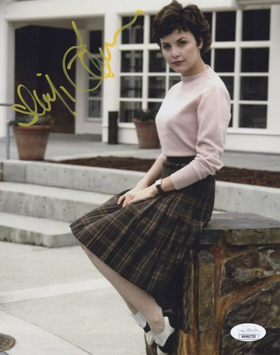Sherilynn Fenn autograph