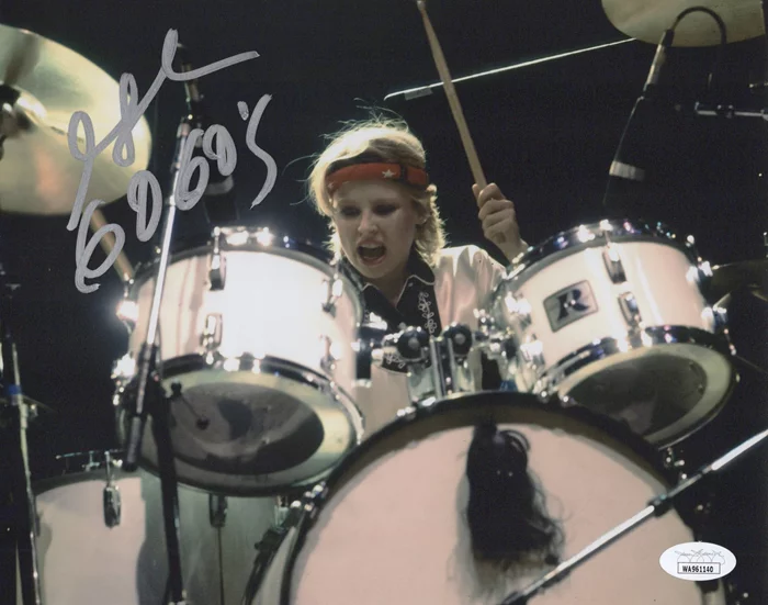 Gina Schock autograph
