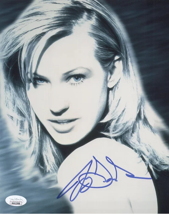 Joey Lauren Adams autograph