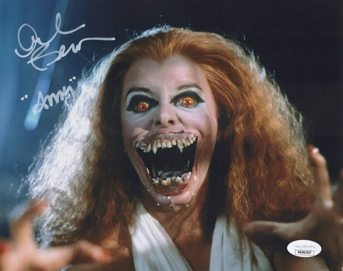 Amanda Bearse autograph