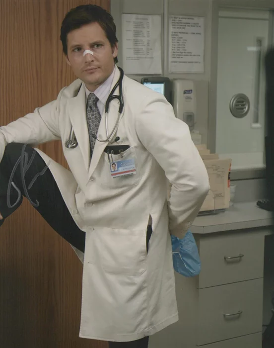 Peter Facinelli autograph