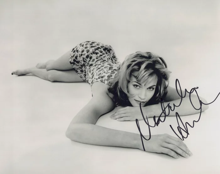 Natasha Henstridge autograph