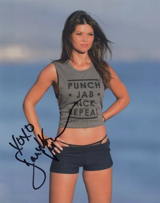 Danielle Vasinova autograph