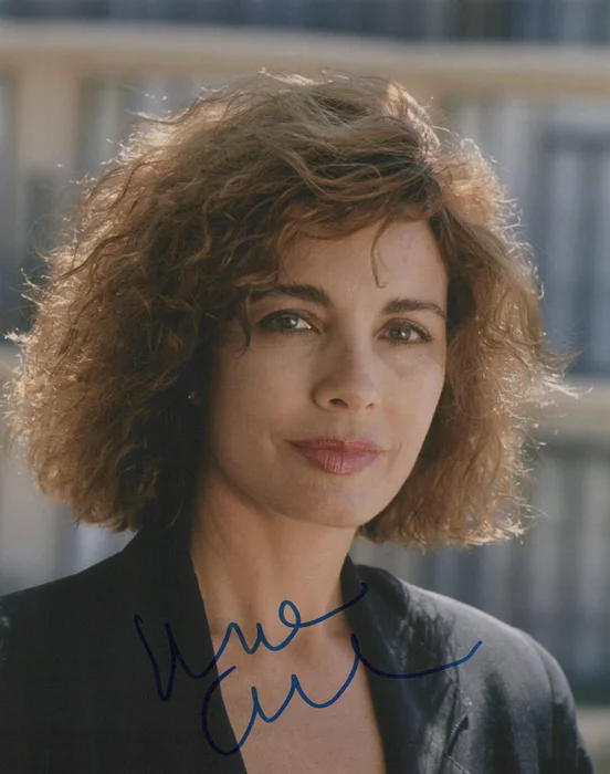 Anne Archer autograph
