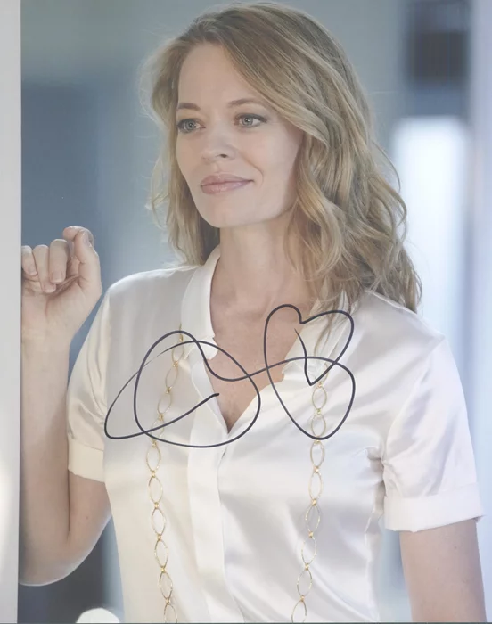 Jeri Ryan autograph