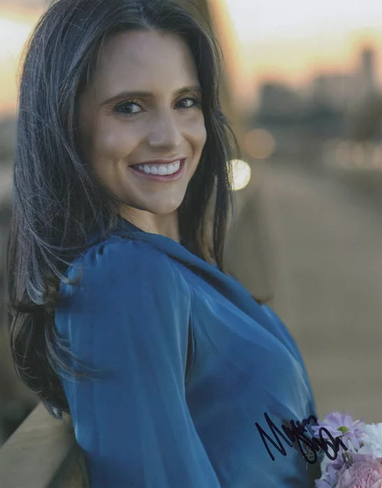 Maria Shapley autograph