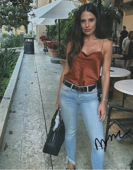 Maria Shapley autograph