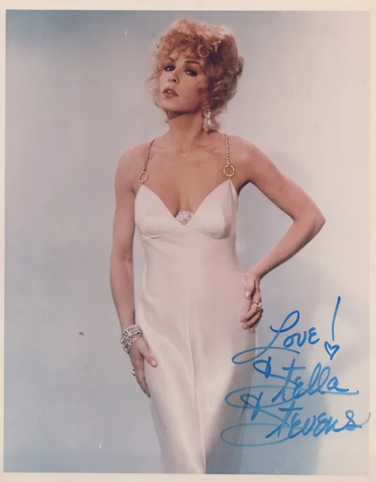 Stella Stevens autograph