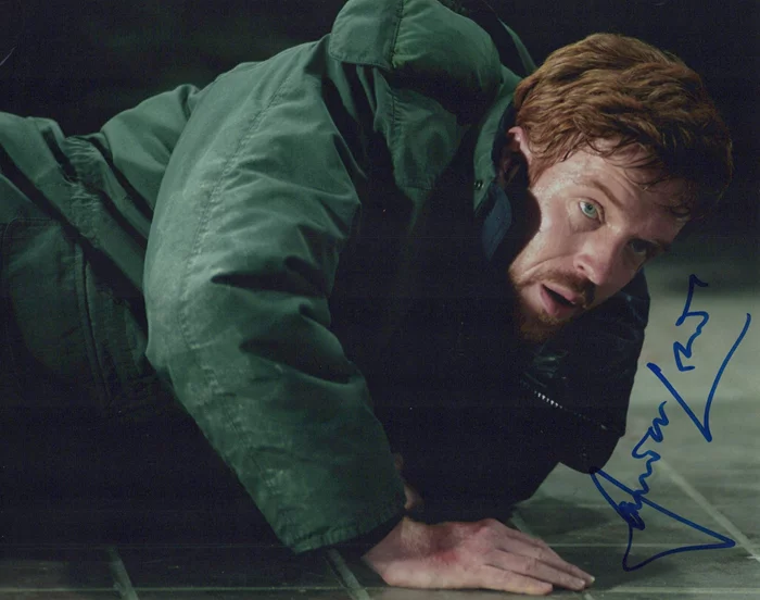Damian Lewis autograph