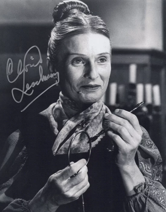 Cloris Leachman autograph