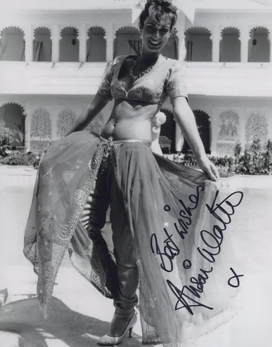 Alison Worth autograph
