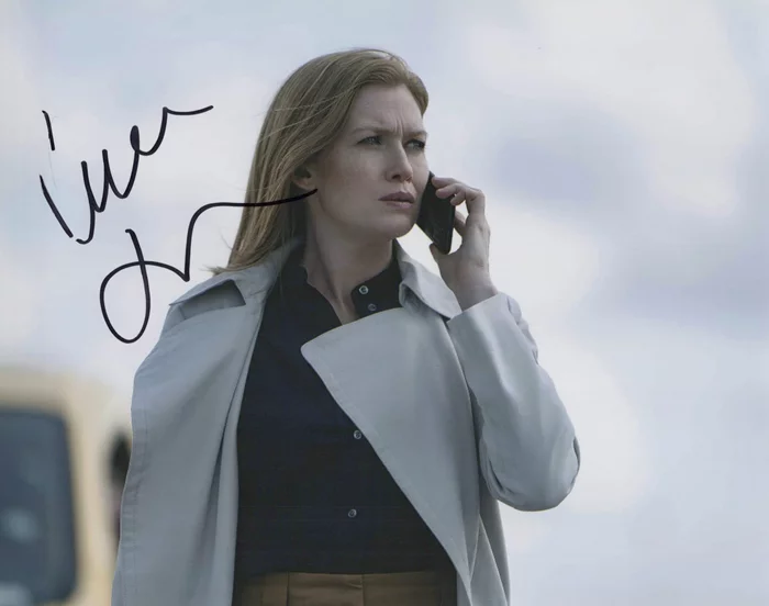 Mireille Enos autograph