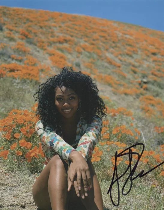 Shakira Ja'nai Paye autograph
